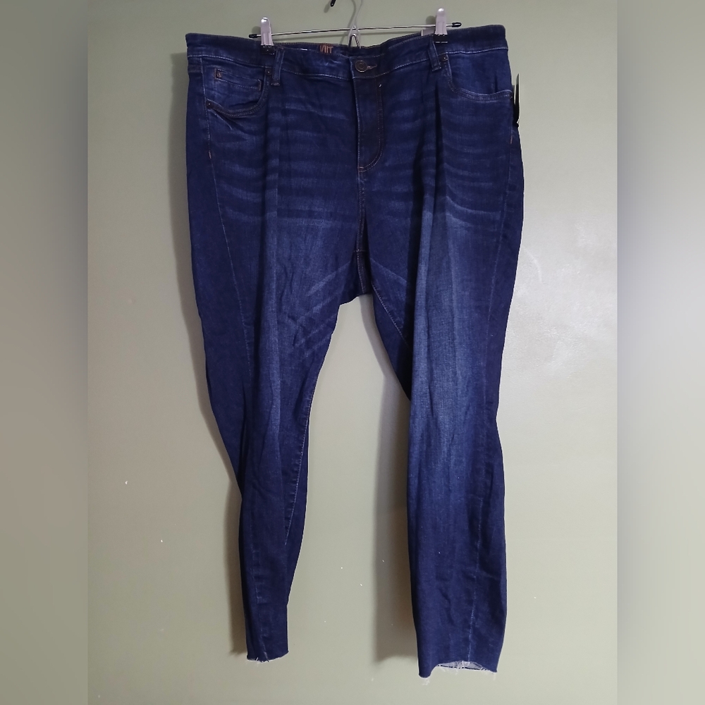 KUT From the Kloth Woman CARLO Ankle Skinny Raw Hem Plus Size Jeans Size: 18